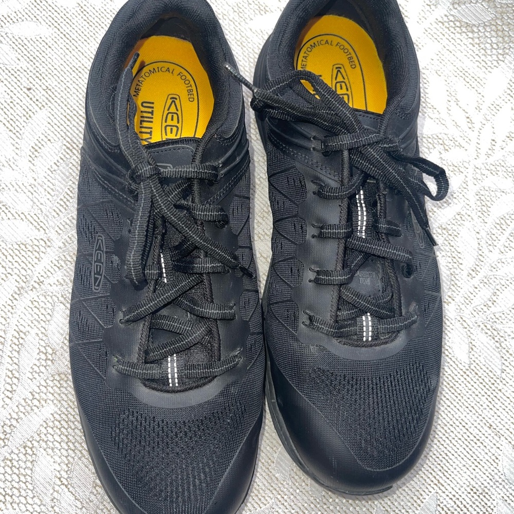 Keen Men's Black Utility Low Boot Shoe 
Vista Energy Carbon Toe - Picture 2 of 9